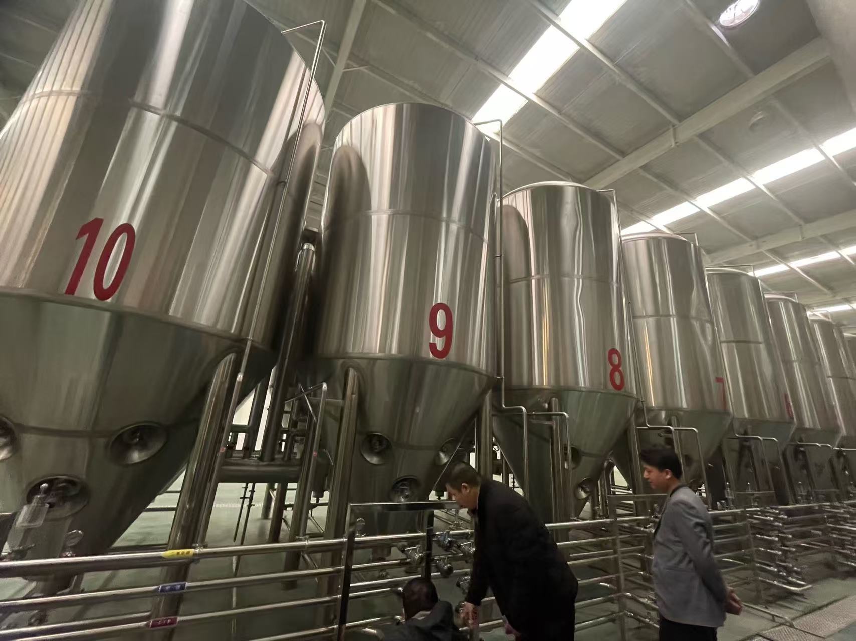 四会精酿啤酒设备厂—平面布置、设备设计、制造、调试、培训等一条龙服务